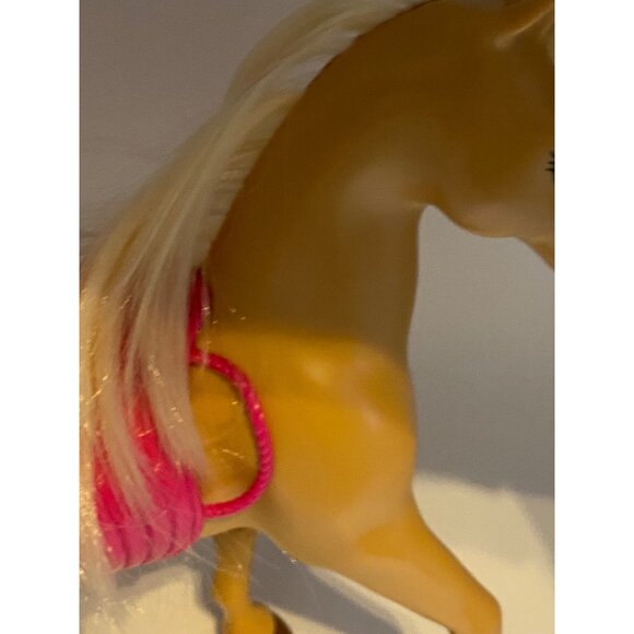 Lot Of Three Toy Horses With Accessories - Black White & Yellow With Pink Saddle - Picture 5 of 9